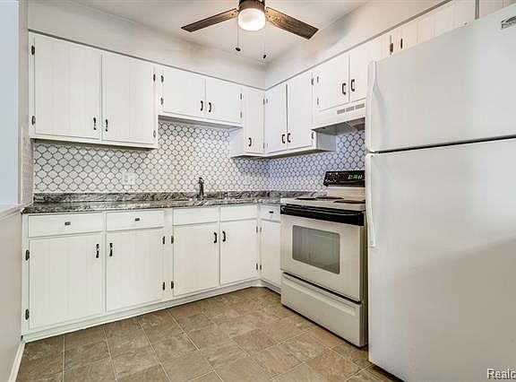 2nd image of 1448 Devonshire Ln #3440A