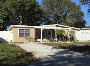 230 Emerald Ln, Largo, FL 33771