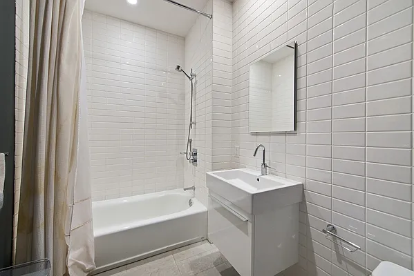 Sold by Nest Seekers International | media 9