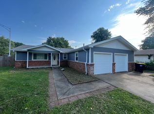 1211 E Woodland St, Springfield, MO 65804