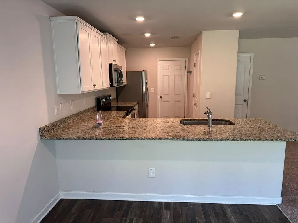 3 bed, 1679 sqft, $1,945 — Photo 3