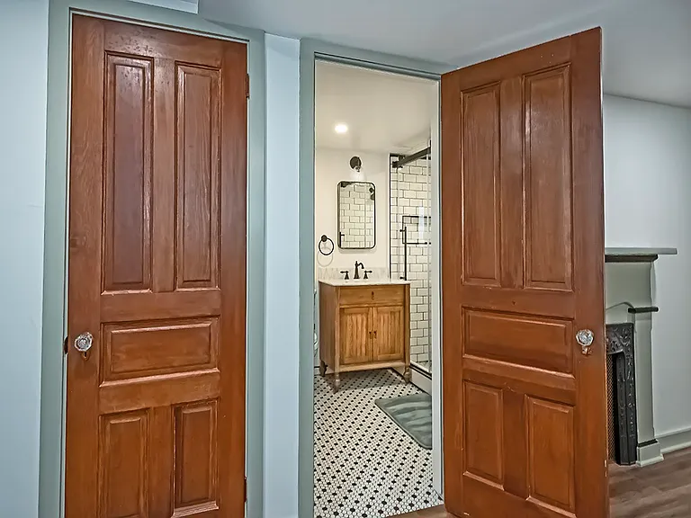 6051 Grafton St — Photo 22