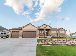 9844 N Faust Station Dr, Eagle Mountain, UT 84005