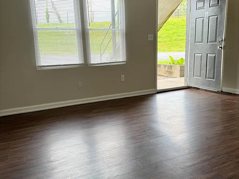 Hampton Avenue Apartments Comfortable Greenville Living Close to Everything — Photo 21