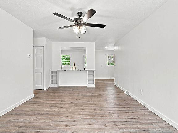 3rd image of 2440 Hobbs Dr