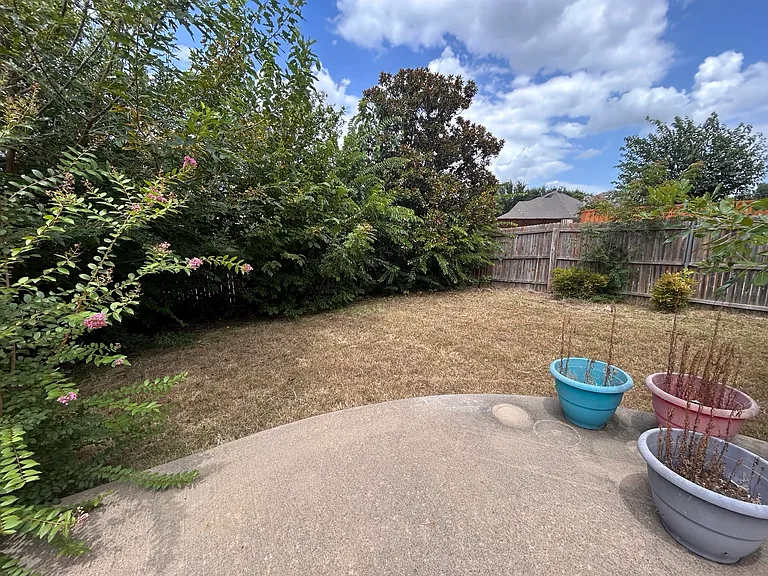 6104 Oldham Dr — Photo 21