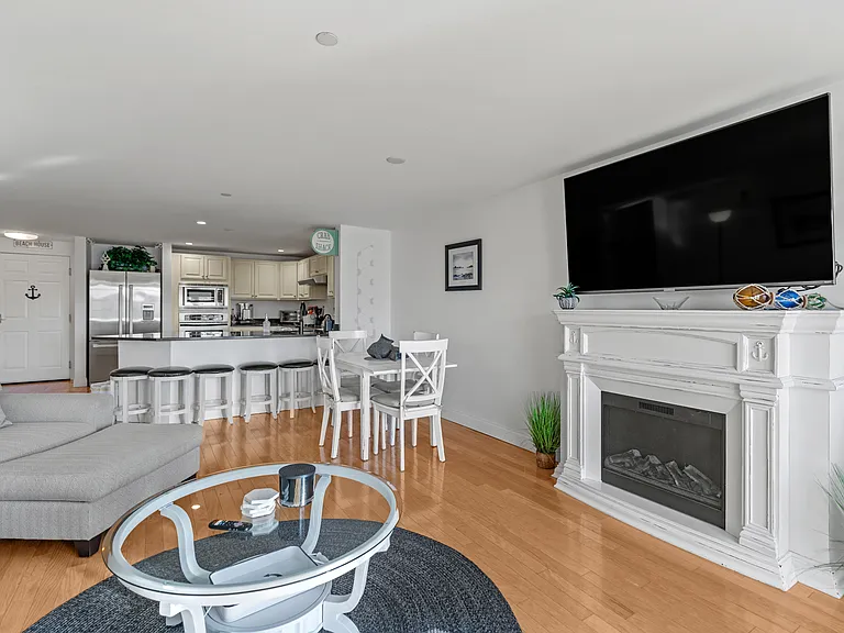 1 E Grand Ave #208 — Photo 20