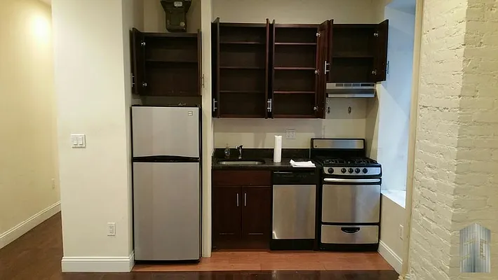 Rented by Skyline Group Real Estate | media 16