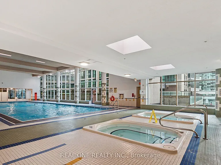 16 Harbour St #3511 — Photo 34
