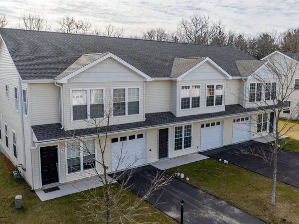 14 Nicole Ln, Hazleton, PA 18201