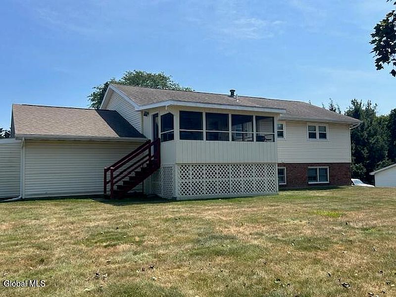 3rd image of 7 Maplehurst Drive
