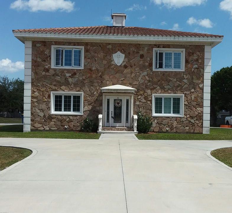 1st image of 9109 Woodsman Cove Ln