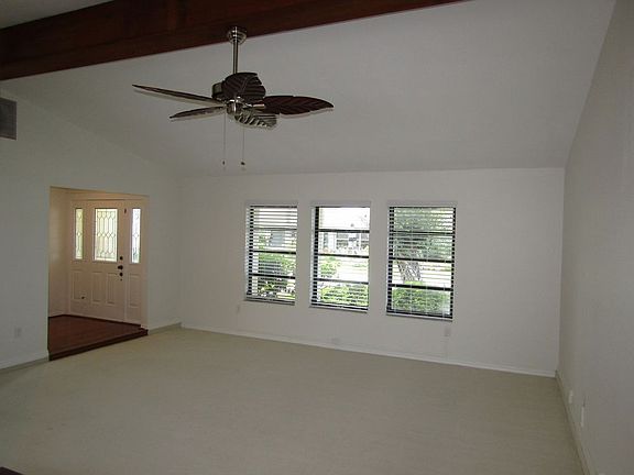 5th image of 20 Gulf Manor Dr