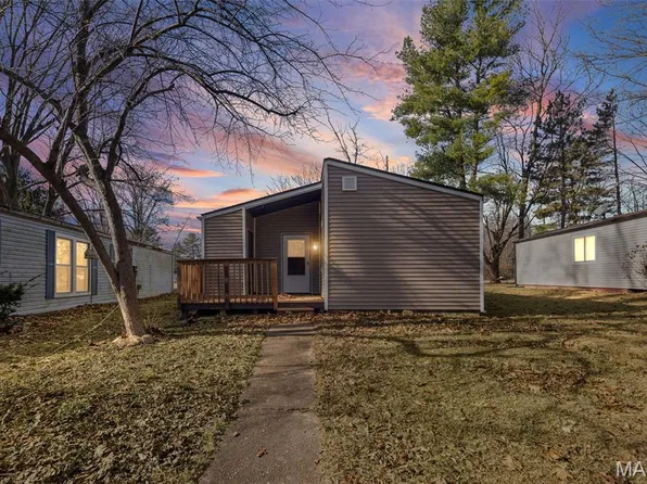 6 Wintergreen Dr, Glen Carbon, IL 62034
