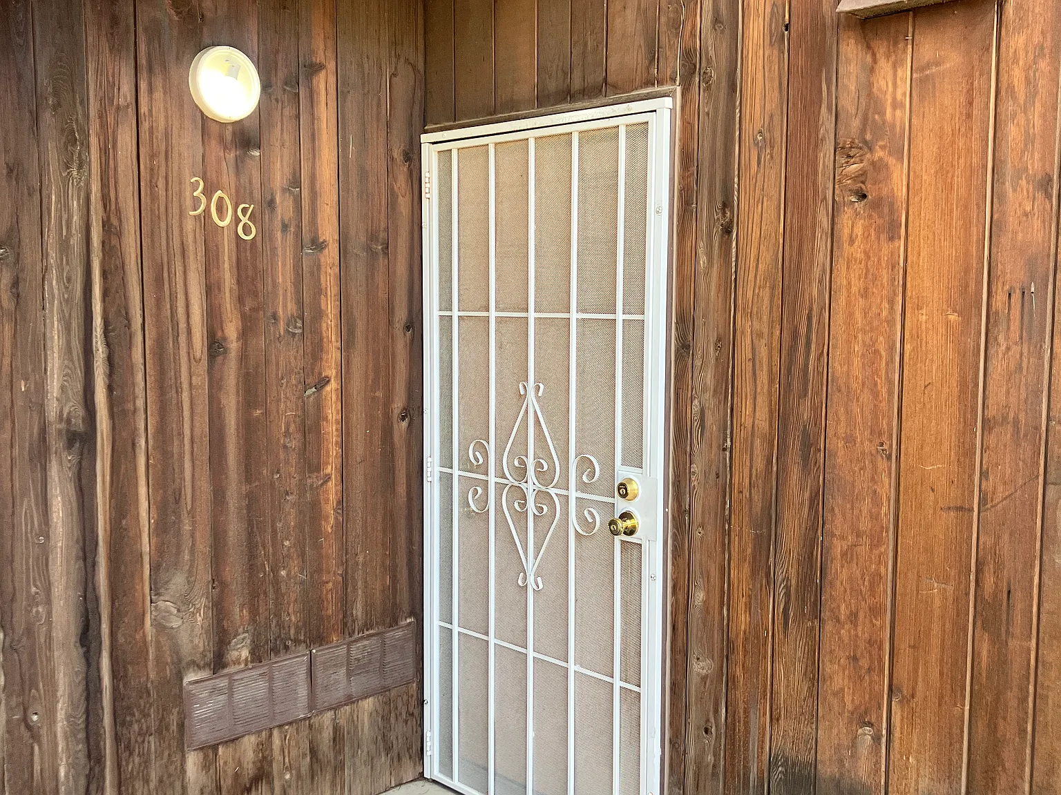 1 bed, 700 sqft, $1,200 — Photo 3