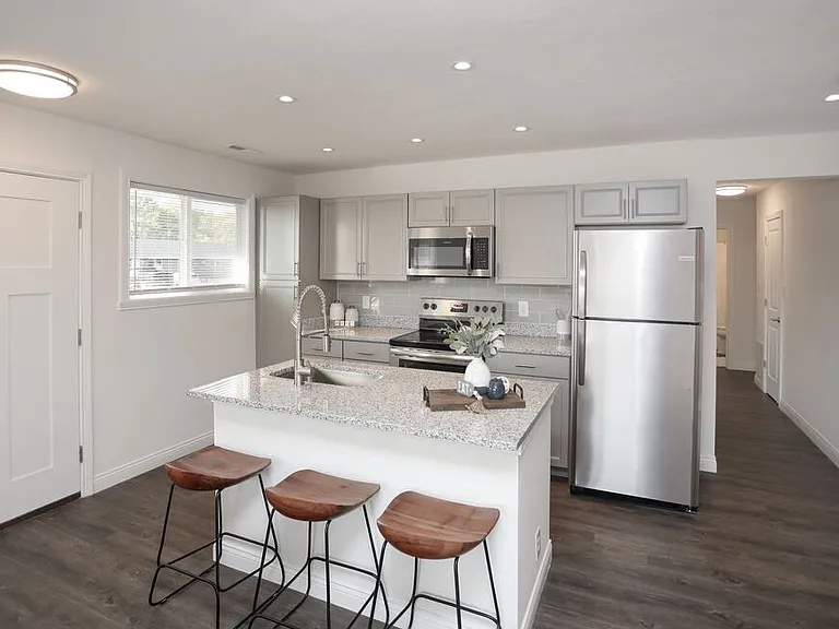 2 Bed 1 Bath Duplex Kitchen