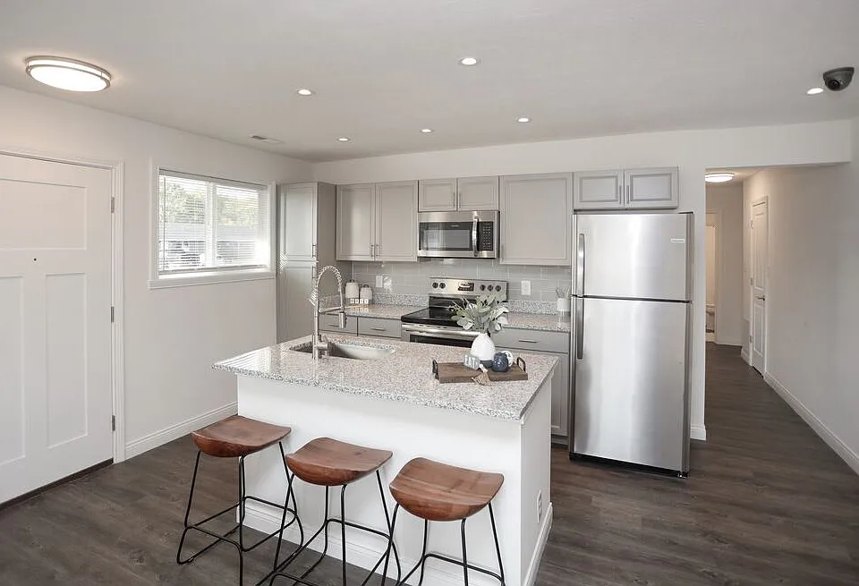 2 Bed 1 Bath Duplex Kitchen