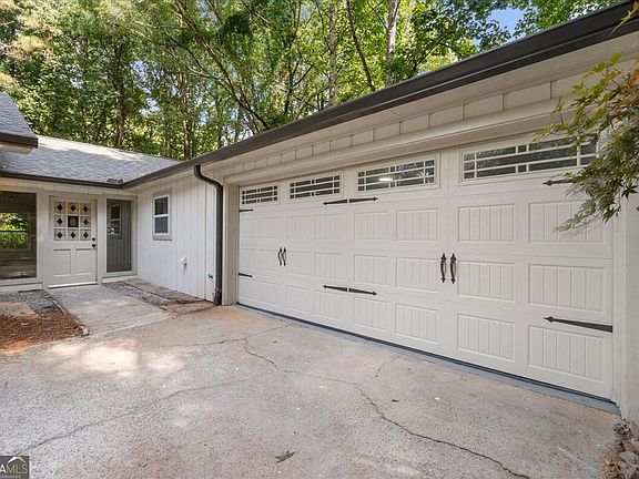 5th image of 9570 Hillside Dr