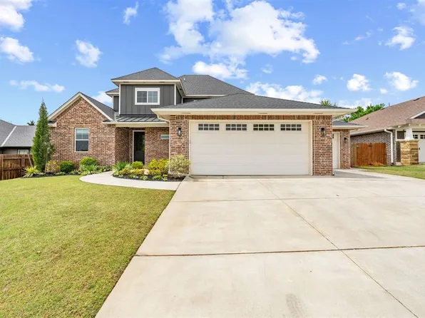 4525 Deerfield Dr, Edmond, OK 73034