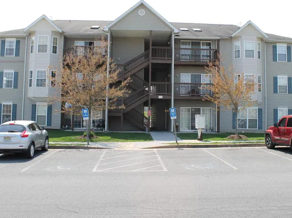 136 Brookland Ct APT 6, Winchester, VA 22602