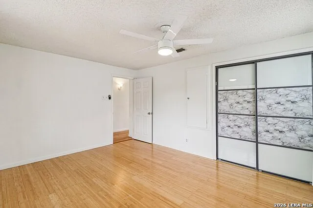 302 Weathercock Ln — Photo 17