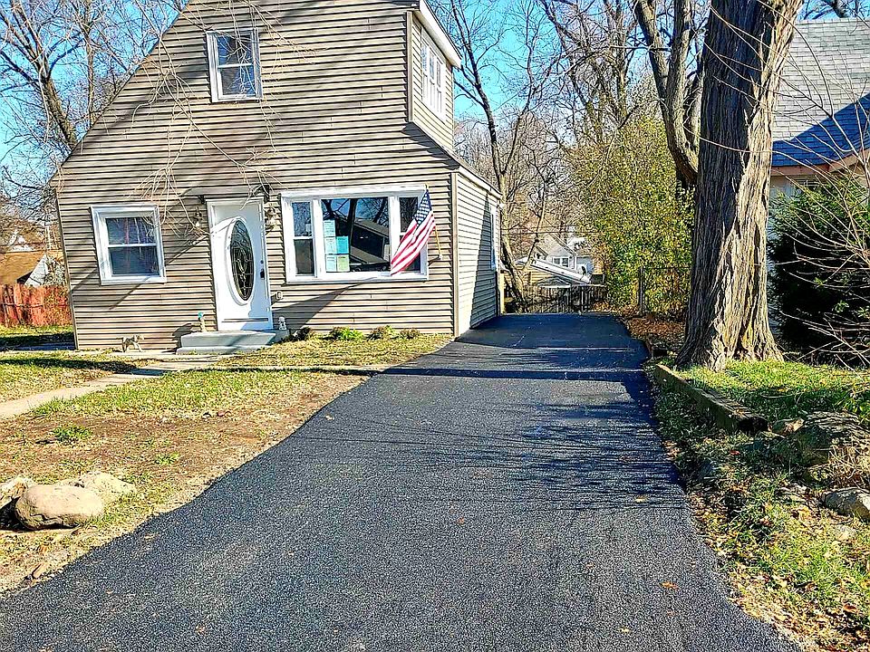 1st image of 405 Fairlawn Dr