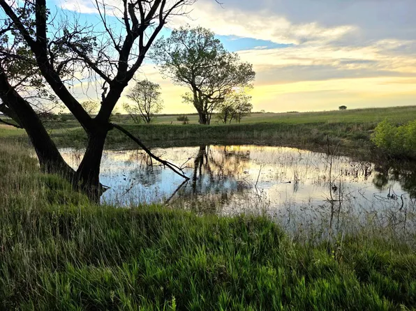 W 60th Dr, Alton, KS 67623