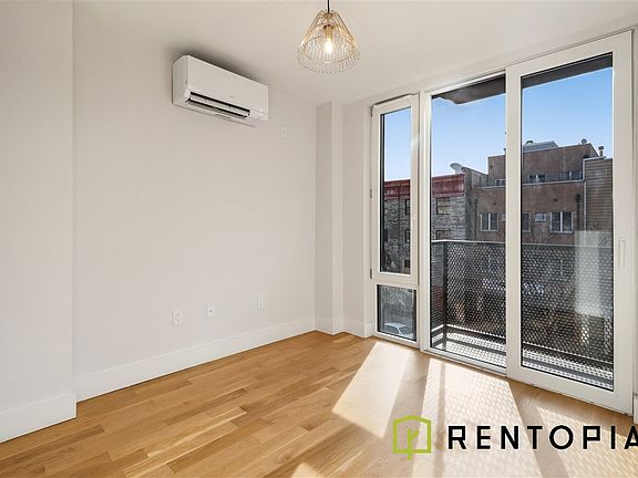 4th image of 302 Graham Ave #2J