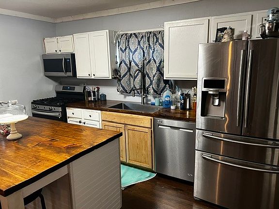 4th image of 888 Farm Road 900 N