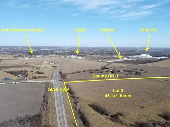 3 Chieftain Cir, Tonganoxie, KS 66086
