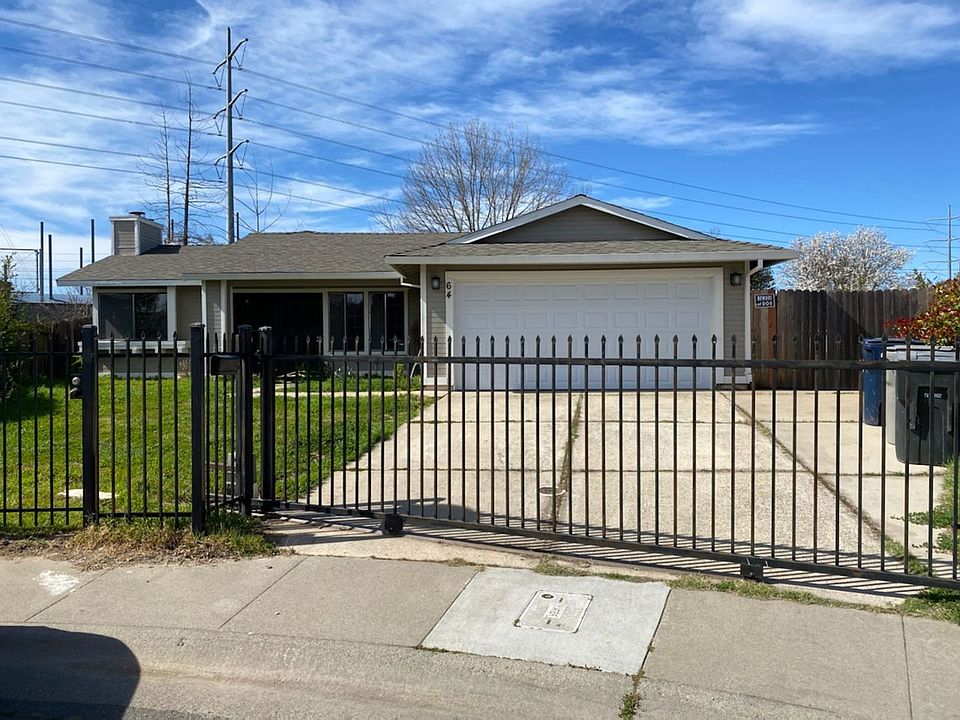 1st image of 64 Desert Wood Ct