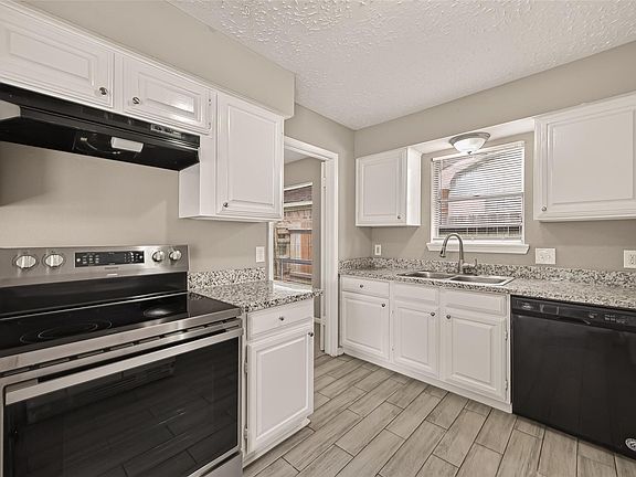 4th image of 22106 Goldstone Dr