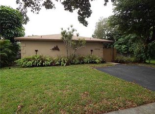 6204 Grant St, Hollywood, FL 33024