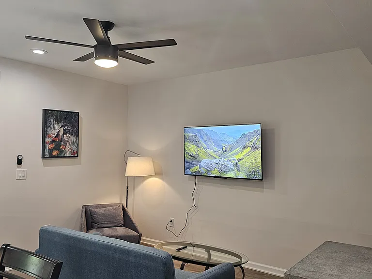 Living Room (internet provided by owner)