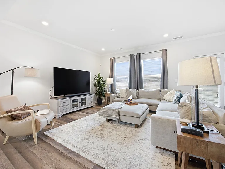 5062 Kota St — Photo 10