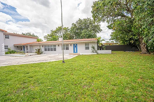 5613 Pierce St #2 Photo 1