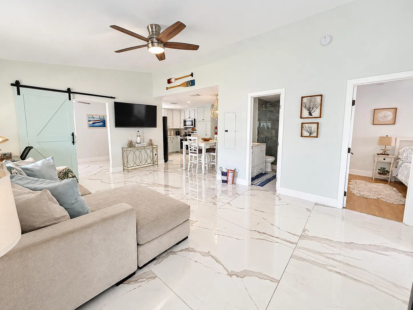 3 bed, 1.0 bath, 960 sqft, $4,000 — Photo 3