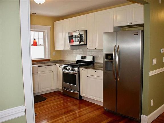 3rd image of 20 Woodward Ave #1