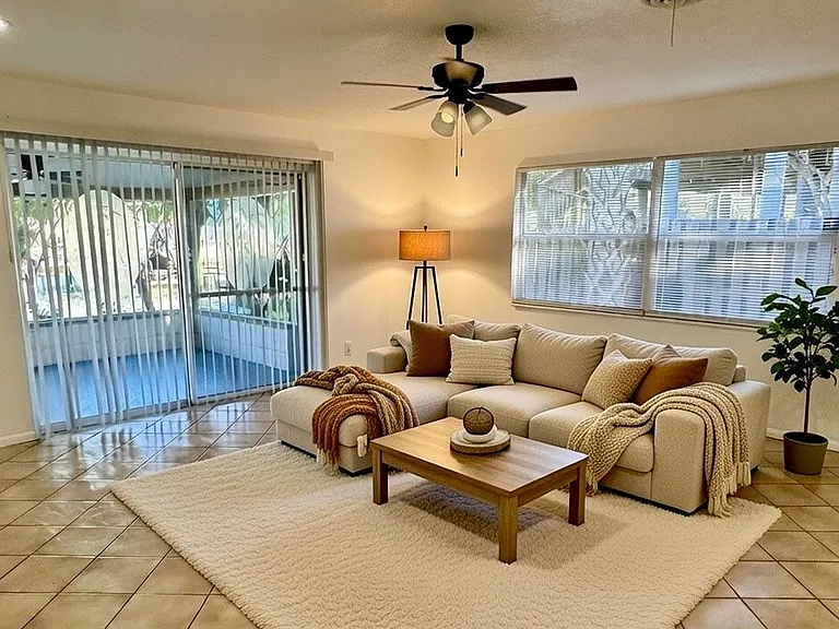 3560 Beach Dr SE — Photo 18