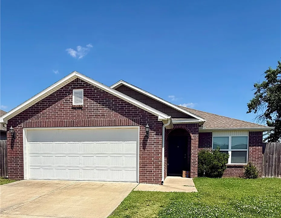 1334 S Kingfisher Ln