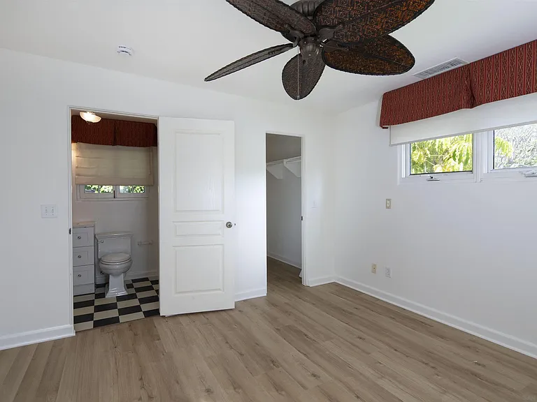 409 Dunemere Dr — Photo 16