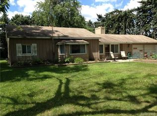 28075 Dixon Rd, Novi, MI 48377