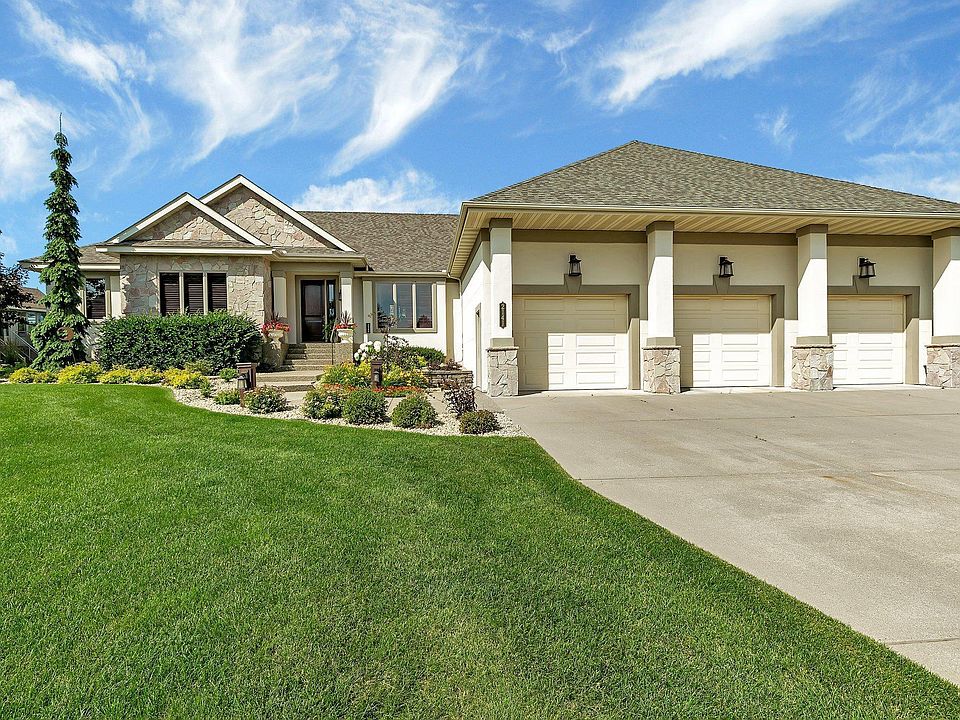1st image of 2141 Tamarack Dr