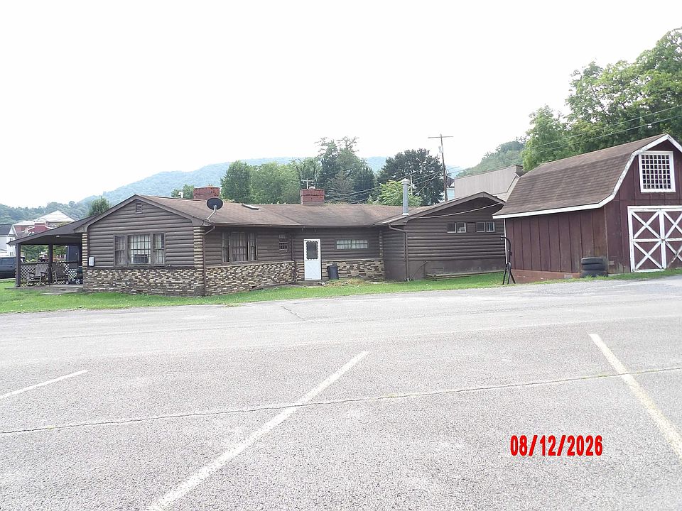 1st image of 303 Main St