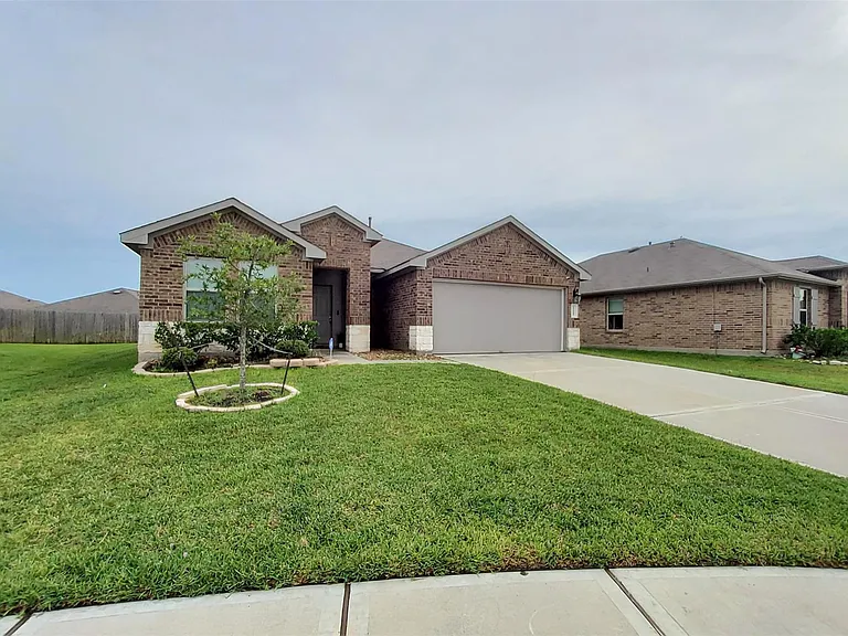 22607 Castello Lakes Dr — Photo 3