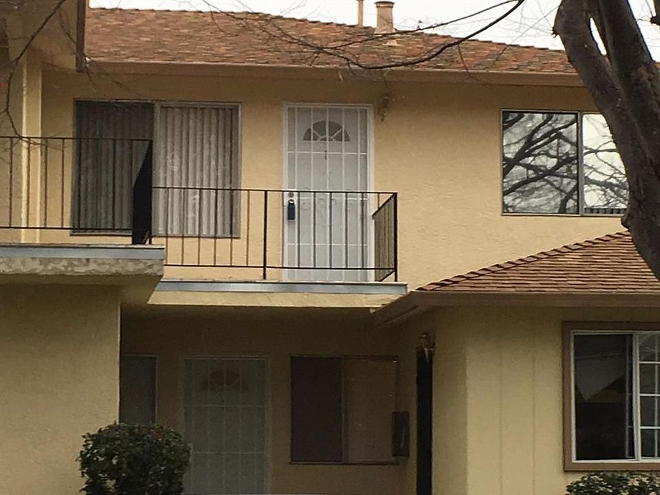 1st image of 670 Azara Pl APT 3