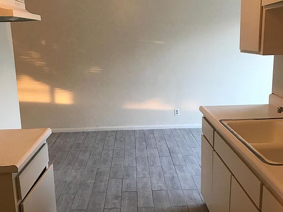 4th image of 17114 Ivy Ave