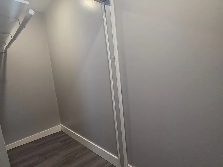 934 N Duke St — Photo 11
