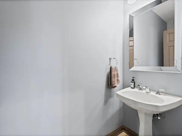 16411 Amethyst Pkwy, Fort Wayne, IN 46845