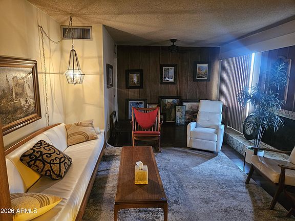 3rd image of 1403 E JARVIS Avenue